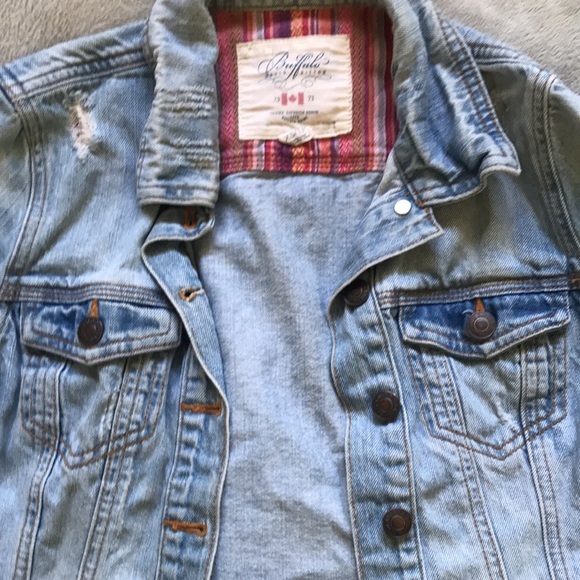 Fantastic condition light blue denim jacket ๐ - Picture 2 of 4